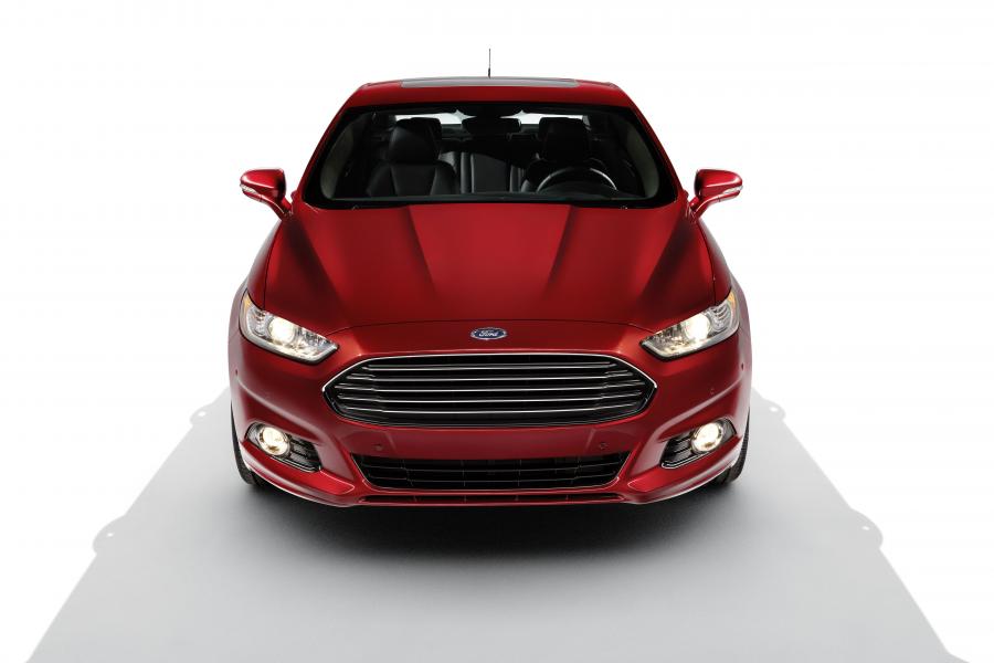  Ford Fusion 2013 года  (US) (фото 30 из 202)